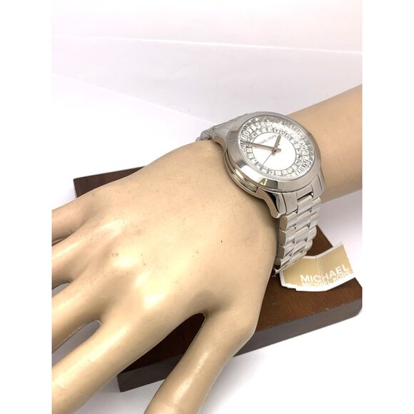 Michael Kors Women's Watch MK6531 Runway Quartz Silver Stainless Steel 40mm - Picture 5 of 14